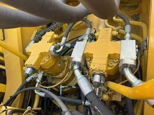รถขุดตีนตะขาบ Caterpillar Cat374 มือสองจากญี่ปุ่น เครื่องจักรขุดขนาดใหญ่สำหรับงานก่อสร้าง ขาย - Product Image 5