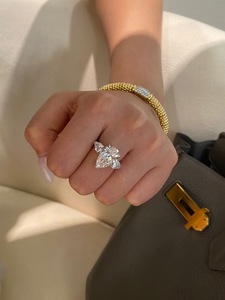 18k金5ct梨形实验室种植钻石戒指高品质高级婚礼订婚件 - Product Image 6