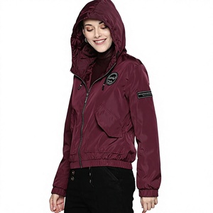 Blouson bomber d'hiver pour femme, style streetwear, toutes couleurs, avec capuche, patchs en chenille, broderie, impression sérigraphique, coupe-vent - Product Image 1