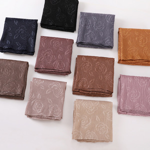 2026年新作 花柄プリント クリンクルスカーフ ソフト 軽量 ムスリム ヘッドカバー ターバンスタイル ファッションヒジャブ 女性用 デイリーユース - Product Image 3