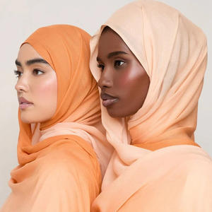 ฮิญาบสีมันวาวแบบกำหนดเองระบายอากาศได้ดีเป็นมิตรกับสิ่งแวดล้อมทุกฤดูกาลแฟชั่นที่มีคุณภาพสูงในชีวิตประจำวัน - Product Image 2