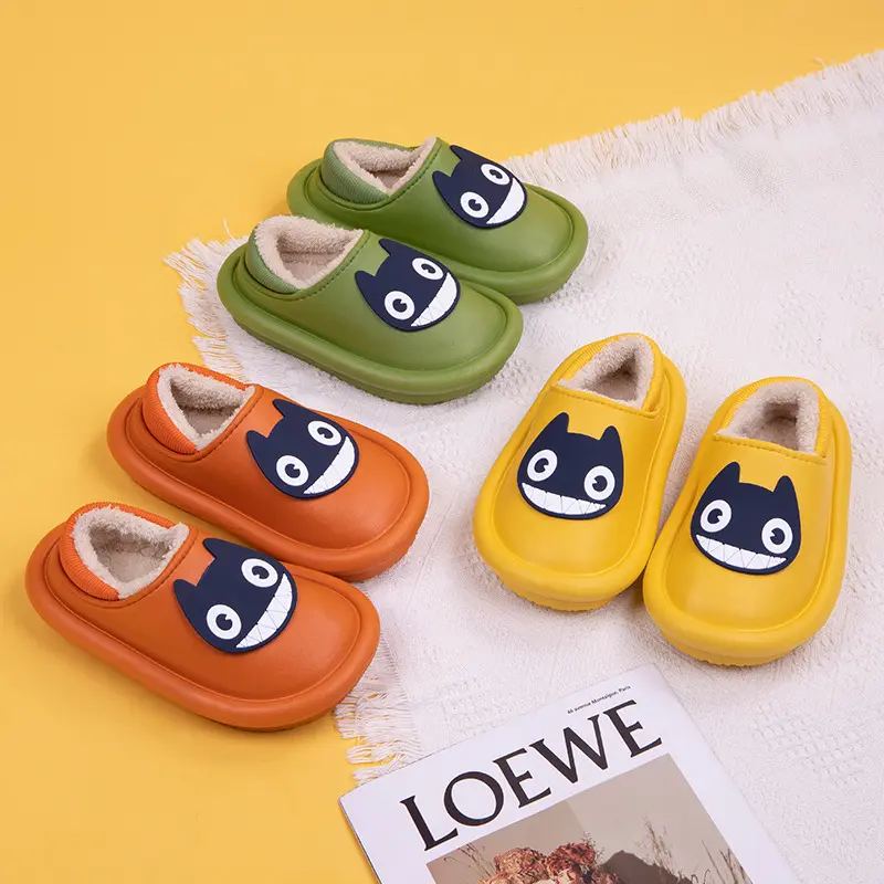 Children's Slippers Summer New Cartoon Cute Home Slippers Bathroom Water Leakage Soft Bottom Integrated Flip Flops For Baby