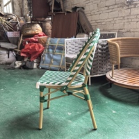 Meubles d'extérieur de style moderne, table et chaise de bistrot confortables en aluminium et rotin tressé, métal, jardin