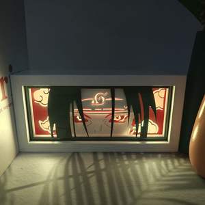 Caja de luz para tallado de papel LED Uchiha <span class=keywords><strong>Itachi</strong></span> ilustraciones en capas con control remoto para jugadores - Product Image 1