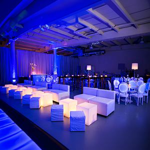 PUFFS LOUNGE / MESAS DE CENTRO / <span class=keywords><strong>Mesa</strong></span> de Centro o Silla LED Cube para Eventos - Product Image 1