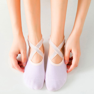 Chaussettes d'été antidérapantes avec lanière élastique et dentelle Chaussettes de yoga Pilates Logo personnalisé Chaussettes de ballet pour femmes et filles Emballage de marque personnalisé - Product Image 2