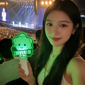 Acrylic Heart Shaped Light Stick <b>Led</b> Changeable Color Manual Button Concert Cheering Glow Stick - Product Image 3