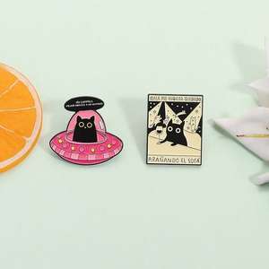 Ghim cài áo bằng hợp kim kẽm tráng men hình người ngoài hành tinh hài hước hoạt hình Tây Ban Nha, bắt cóc người, không mua, quà tặng trang sức dành cho trẻ em, bạn bè - Product Image 4