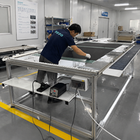 Station de pose manuelle de chaînes de cellules solaires / Table pour l'assemblage de modules photovoltaïques Ligne de production de panneaux solaires