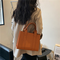 Tas Selempang Wanita Warna Solid Logo Custom Bahan PU Tahan Air dengan Ritsleting, Tas Bahu untuk Aktivitas Sehari-hari, Perjalanan Santai, dan Liburan