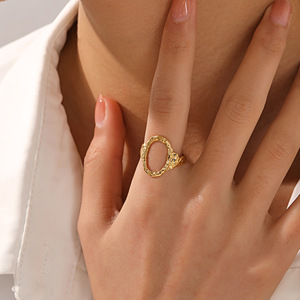 Anillos ovalados de acero inoxidable para mujer, anillo de acero inoxidable geométrico simple hueco, bisutería ajustable, venta al <span class=keywords><strong>por</strong></span> <span class=keywords><strong>mayor</strong></span> - Product Image 1