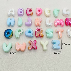 <span class=keywords><strong>Perles</strong></span> acryliques alphabet de couleur unie, revêtement UV, forme irrégulière, trou traversant, pour la fabrication de sangles de téléphone, chaînes de sac, artisanat, vente en gros - Product Image 2