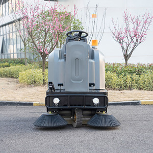 Balayeuse Commerciale Extérieure pour Chantiers et Usines, Nettoyage de Sols Durs avec Pulvérisation – Offre Spéciale - Product Image 4