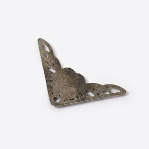 Heart Shaped Metal <b>Corner</b> <b>Protector</b> 35mm X 48mm Bronze European Retro Jewelry Box Decorative Edge Guard - Product Image 2