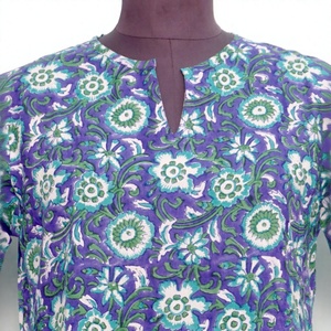 Vestido midi de mujer 100% algodón con estampado floral, manga casquillo, corte A, ajuste holgado, cuello con orificio, informal de verano, tejido de viscosa y poliéster. - Product Image 2