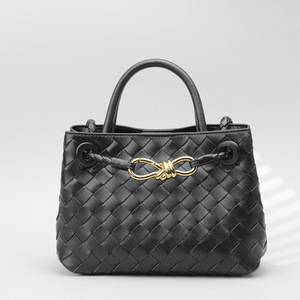 Mini Borsa di Design in Pelle Intrecciata di Alta Qualità, MiniAndiamo Stile Retrò Europeo e Americano con Chiusura Magnetica e Tracolla Singola con Logo - Product Image 6