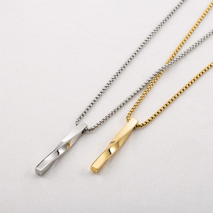 Collar con colgante geométrico de acero titanio estilo europeo americano, cadena larga para suéter, unisex, color dorado y acero. - Product Image 3