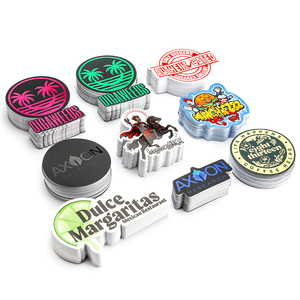 สติกเกอร์ไวนิลกันน้ำแบบกำหนดเอง ตัดตามรูป ทนรังสียูวี พร้อมโลโก้เคลือบยูวีนูน ฉลากกาวพีวีซี สำหรับสร้างแบรนด์และโปรโมชั่นของบริษัท - Product Image 1