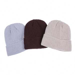 Vente en gros de bonnets en tricot personnalisés avec logo brodé, unisexes, mode, chauds, pour hommes et femmes, bonnets chauds d'hiver - Product Image 2