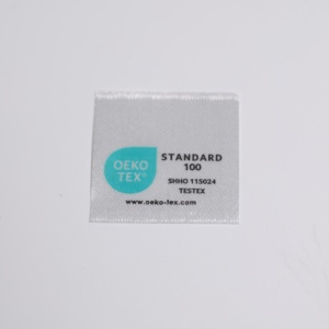 Étiquette de ruban en polyester imprimée personnalisée avec logo de marque et instructions d'entretien de lavage pour les maillots de bain - Product Image 2