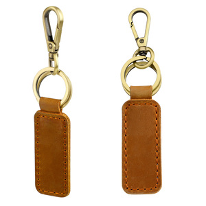 Handmade OEM Vintage Engrave Logo Full Grain Genuine Leather Carabiner Strap Key Chain for Women Men Purse Bag Accessory