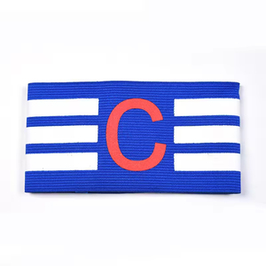 Brassard de capitaine de football avec insigne C, élastique, logo enveloppant le bras - Product Image 2