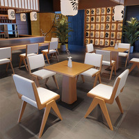 Ensemble de table et chaises commerciales en bois massif de style nordique pour café, salon de thé et espaces de négociation
