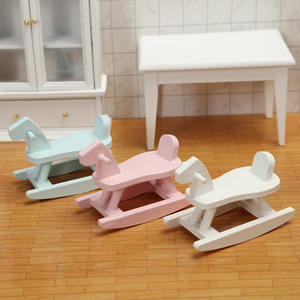 Muebles de casa de muñecas de madera en miniatura de alta calidad Modelo lindo pequeño troyano accesorios de tiro para uso en juguetes - Product Image 2