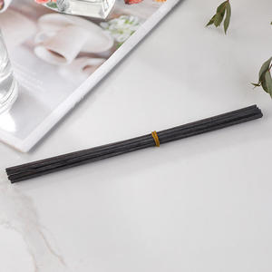 Chứng Nhận F-S-C Cao Cấp Bán Buôn 3Mm 4Mm Dày Mỏng Nước Hoa Khuếch Tán Tự Nhiên Màu Đen Mây Reed <span class=keywords><strong>Sticks</strong></span> Cho Reed Khuếch Tán - Product Image 2