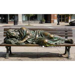 Statua di Gesù Sdraiato a Grandezza Naturale in Ottone, Scultura Artistica in Metallo Personalizzata per Decorazioni da Giardino - Product Image 1