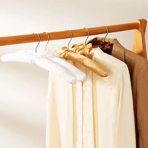 Venta caliente Navidad satén acolchado tela percha para vestido de boda percha Hotel percha - Product Image 4