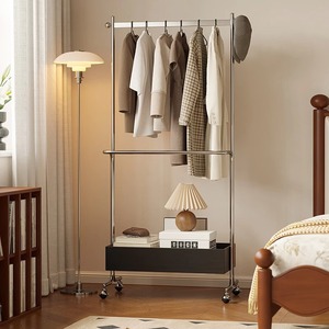 Porte-vêtements mobile avec tiroir de rangement en bois, cadre en métal chromé vintage, sur roulettes, pour chambre à coucher, magasin de détail - Product Image 3