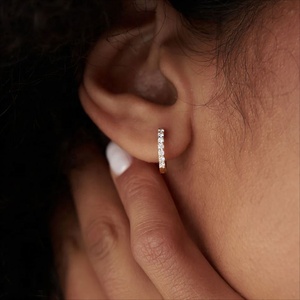 Pendientes de Aro Clásicos Personalizados de Plata de Ley 925 con Circonita Cúbica y Baño de Oro de 14K para Bodas y Fiestas, Joyería Fina para Mujer - Product Image 2