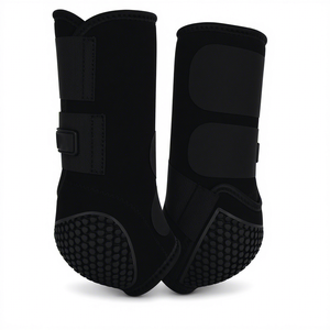 Botas de Neopreno Negras para Caballos con Correas Ajustables y Suela Antideslizante para Protección Equina - Product Image 1