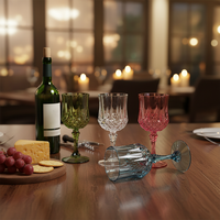 Verres à vin en plastique transparent de style gaufré vert sauge de 7,5 oz pour les mariages, les fêtes, les événements, les réceptions