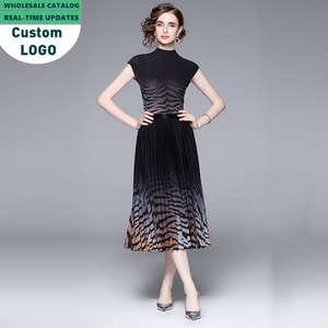 Vêtements de créateur inspirants Contactez-<span class=keywords><strong>moi</strong></span> Ensembles d'été deux pièces jupe et haut pour femme Marque haut de gamme 2025 - Product Image 3