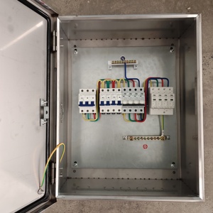 Boîtier <span class=keywords><strong>de</strong></span> Combinaison <span class=keywords><strong>Triphasé</strong></span> AC pour Panneaux Solaires Photovoltaïques, Accessoires <span class=keywords><strong>de</strong></span> Boîtier <span class=keywords><strong>de</strong></span> Jonction Énergétique en Fer, DC 2 Entrées 2 Sorties, IP55, 400V, Utilisation Extérieure - Product Image 2
