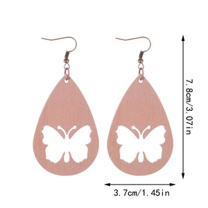 Boucles d'oreilles en bois géométriques sculptées en forme de feuille de papillon boucles d'oreilles pendantes pour femmes Uionen 1223 - Product Image 3