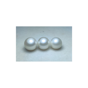 Perla blanca de mar de 12 mm, muestra una elegancia atemporal, ideal para joyería fina que exuda belleza clásica y un encanto gracioso. - Product Image 3