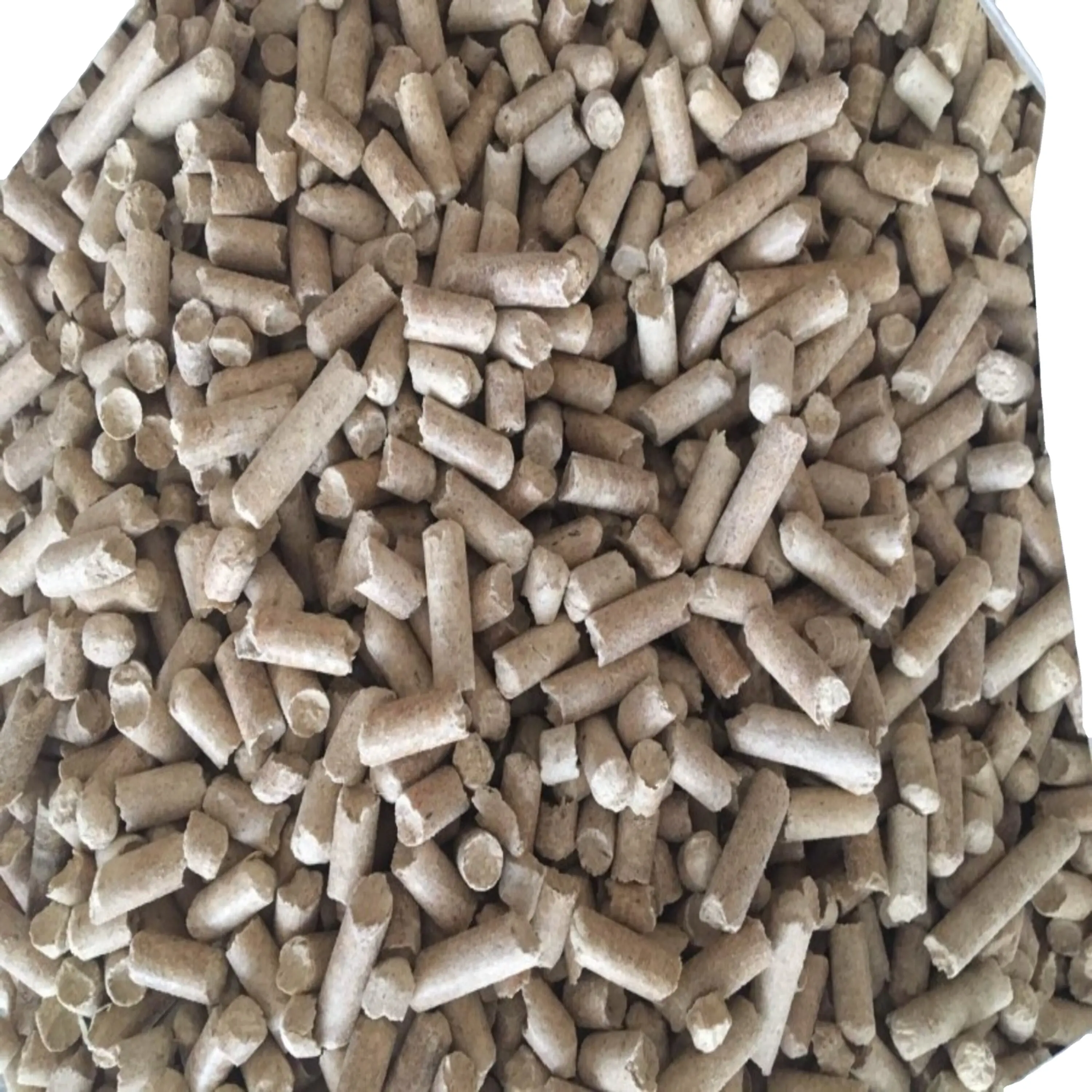 Prix bon marché 6mm/8mm 15kg/25kg sac à faible teneur en cendres haute valeur thermique biomasse carburant pin chêne granulés de bois