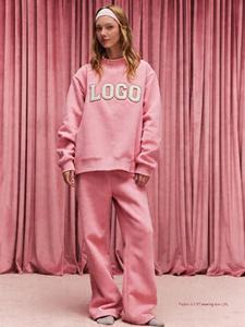 Set da <span class=keywords><strong>donna</strong></span> personalizzato <span class=keywords><strong>con</strong></span> <span class=keywords><strong>felpa</strong></span> <span class=keywords><strong>con</strong></span> cappuccio e zip in <span class=keywords><strong>pile</strong></span> scamosciato effetto coperta, effetto invecchiato, e pantaloncini della tuta, del produttore di abbigliamento <span class=keywords><strong>con</strong></span> cappuccio - Product Image 4