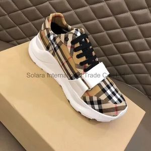 Zapatos de Diseñador 2025, Zapatos de Hombre con Diseño de Cuadrícula, Modernos y Versátiles, Blancos, con Suela Gruesa Antideslizante, Entresuela de EVA - Product Image 3