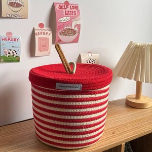 Panier <span class=keywords><strong>en</strong></span> <span class=keywords><strong>corde</strong></span> de coton rouge avec couvercle, panier <span class=keywords><strong>en</strong></span> cordon de coton avec couvercle, panier à serviettes <span class=keywords><strong>en</strong></span> coton tissé, panier fait main, boîte de rangement de cuisine de Noël - Product Image 5
