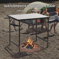 Table de camping pliable légère et portable pour l'extérieur, construction durable et design moderne, table pliable avec structure en métal