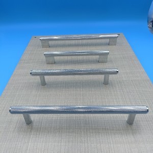 มือจับตู้สแตนเลสทรงบาร์สไตล์ยุโรปป้องกันสนิมสำหรับประตูตู้ - Product Image 2