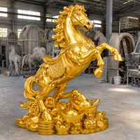 Sculpture d'animal en résine peinte à la main, cheval doré artistique personnalisé, statue Feng Shui pour la prospérité, décoration pour hôtel, bureau, villa