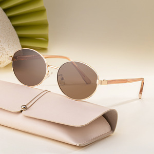 Nuevas gafas de sol polarizadas ovaladas para mujer con protección UV400, lentes TAC, montura de plástico y metal, gafas de sol modernas. - Product Image 3
