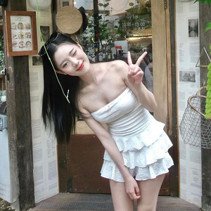 Abito da Principessa Sexy Rosa con Spalla Scoperta, Senza Spalline, Bordo Arricciato e Gonna a Strati, Abbigliamento Donna Tinta Unita - Product Image 3