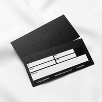 Porte-carte-cadeau de luxe en carton noir, enveloppe avec impression UV sélective, emballage pour carte de membre de salon de beauté