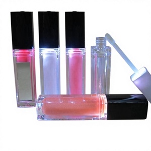 Gloss à lèvres de qualité supérieure avec lumière LED et miroir, tube de marque privée, pigment élevé, fini mat brillant, végan, plastique, 9 ml - Product Image 1